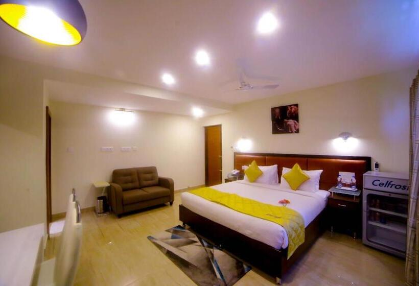 Люкс Мастер, D Breeze Suites