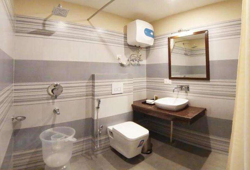 キングサイズベッドのスタンダードルーム, Citrus Classic Mcleodganj