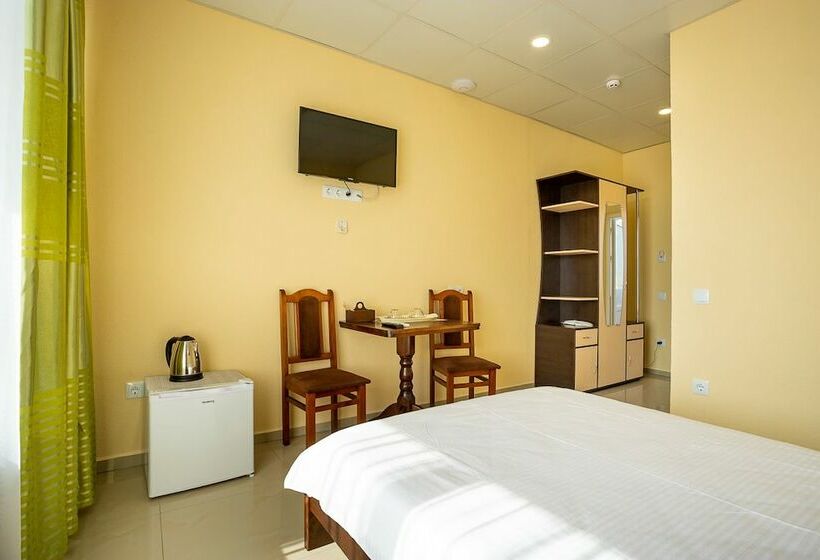 اتاق استاندارد, Crystal