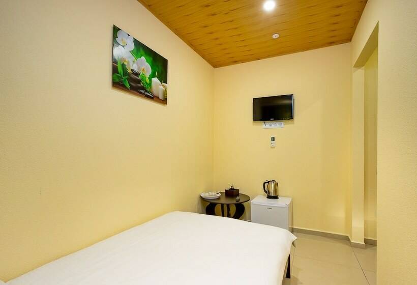 اتاق استاندارد یک نفره, Crystal