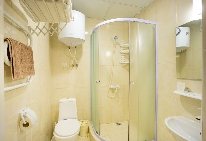 اتاق استاندارد سه نفره, Crystal