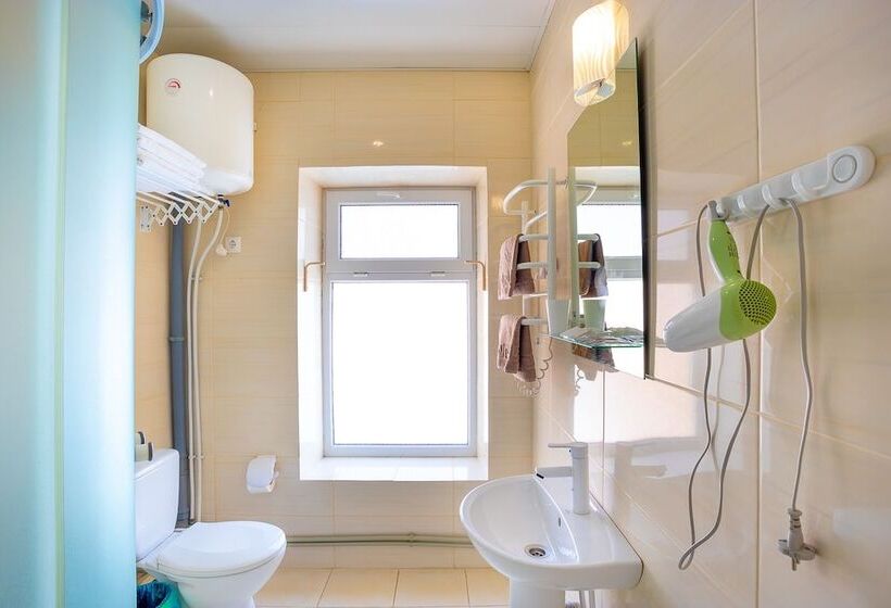 اتاق خانوادگی, Crystal