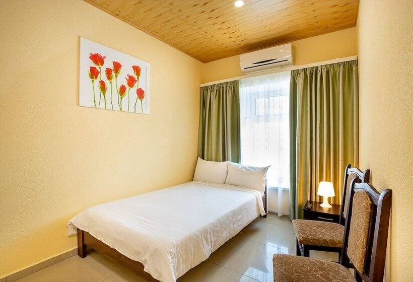 اتاق خانوادگی, Crystal