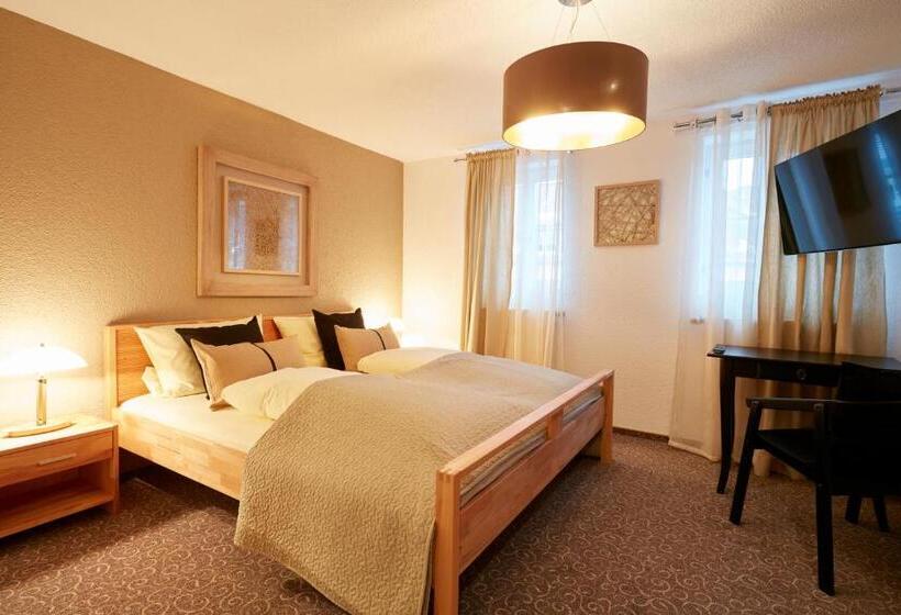 Номер Economy, Fränkischer Hof