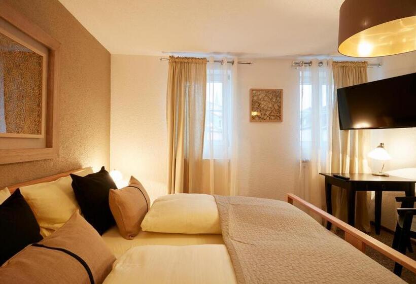 Номер Economy, Fränkischer Hof