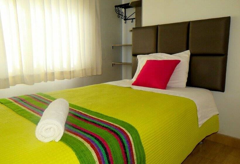 اتاق استاندارد یک نفره, Hostal Mica