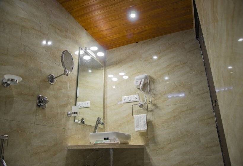 غرفة ديلوكس, S R Castle