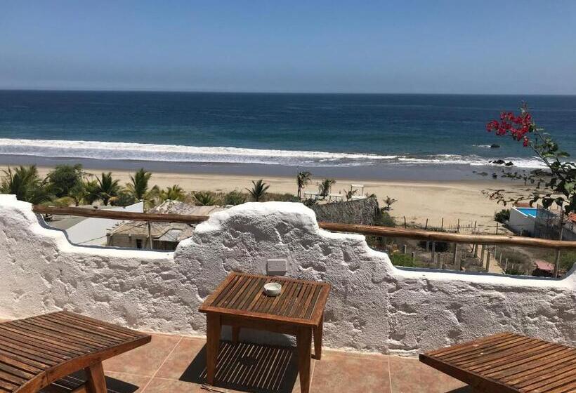 سوییت جونیور با چشمانداز دریا, Smiling Crab