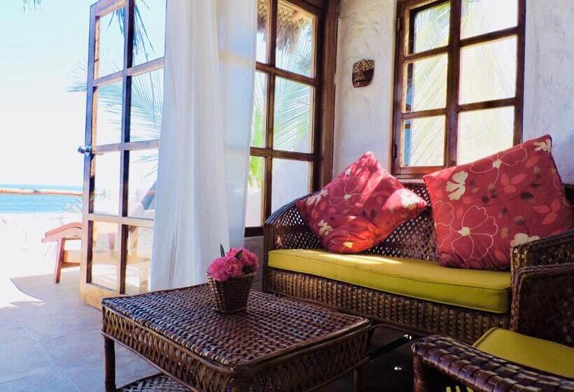 سوییت جونیور با چشمانداز دریا, Smiling Crab