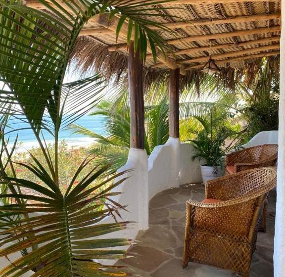 اتاق استاندارد با تراس و چشمانداز دریا, Smiling Crab