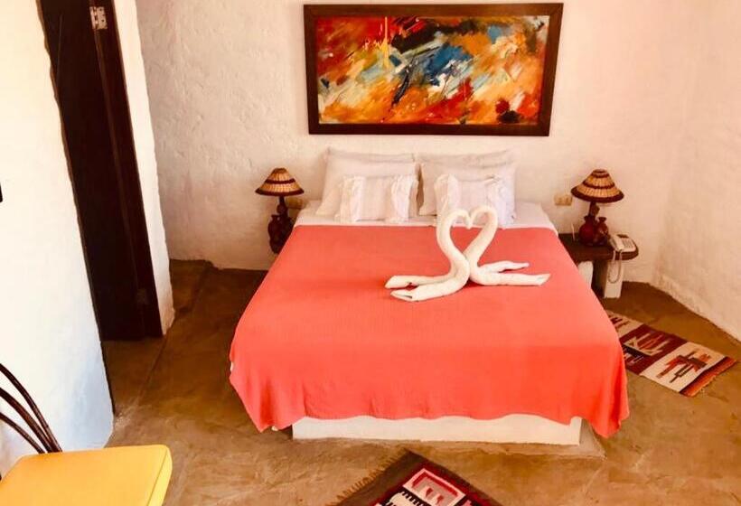 سوییت جونیور با چشمانداز دریا, Smiling Crab