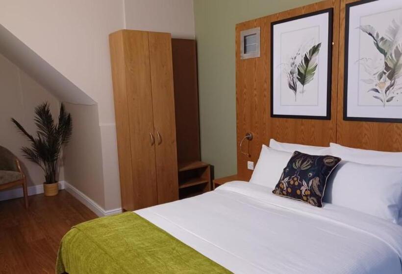 Номер Economy, The Renishaw Rooms