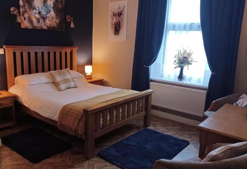 이코노미 룸, The Renishaw Rooms