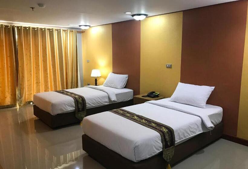 غرفة قياسية مزوَّدة بتراس, Toh Buk Seng Ayutthaya