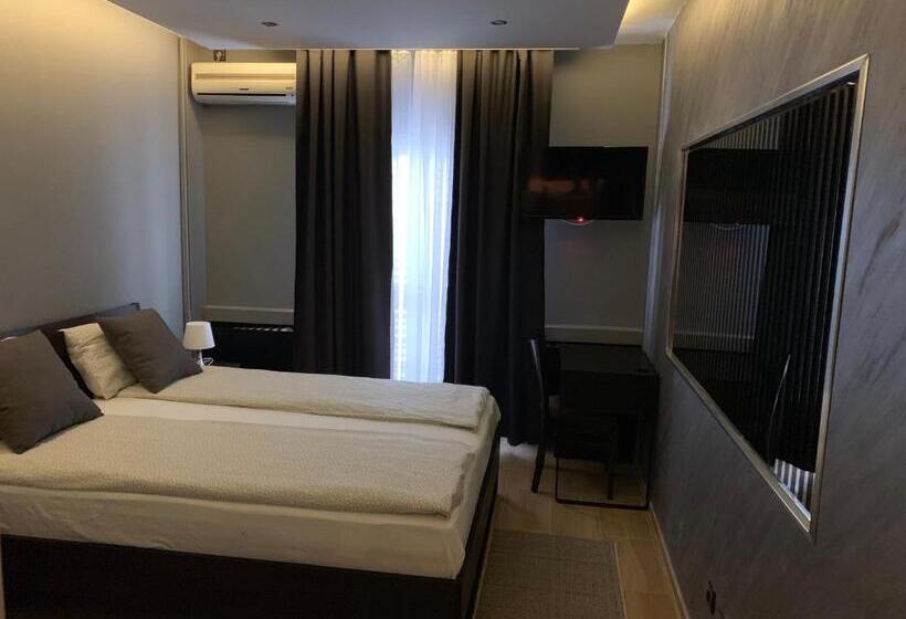 اتاق لوکس سه تخته, Motel Stari Hrast