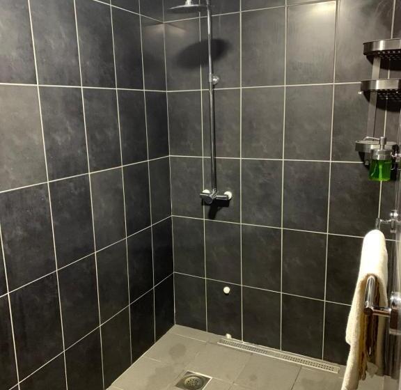 اتاق استاندارد چهار تخته, Motel Stari Hrast