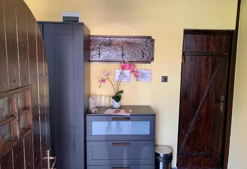 اتاق استاندارد چهار تخته, Motel Stari Hrast