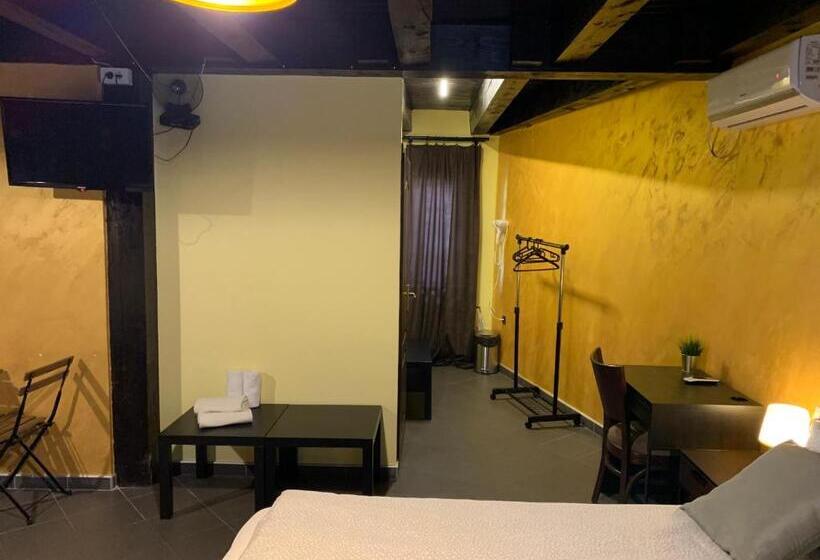 اتاق استاندارد چهار تخته, Motel Stari Hrast