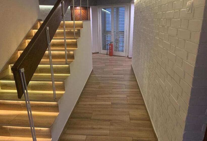 اتاق لوکس, Motel Stari Hrast