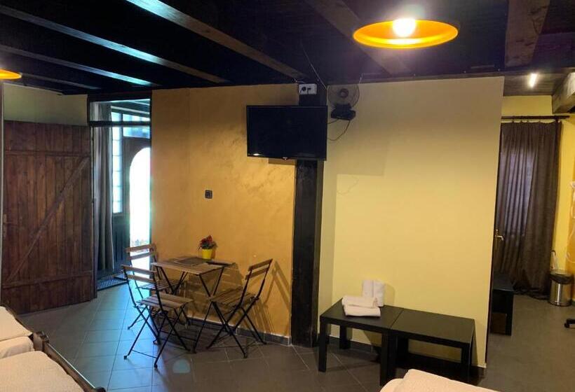 اتاق استاندارد چهار تخته, Motel Stari Hrast