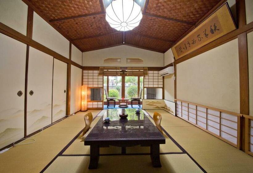 غرفة ديلوكس مطلّة علي الحديقة, Ryokan Seifuso