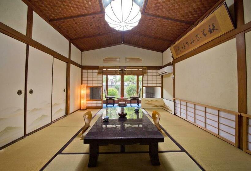 Номер Deluxe Вид на Сад, Ryokan Seifuso