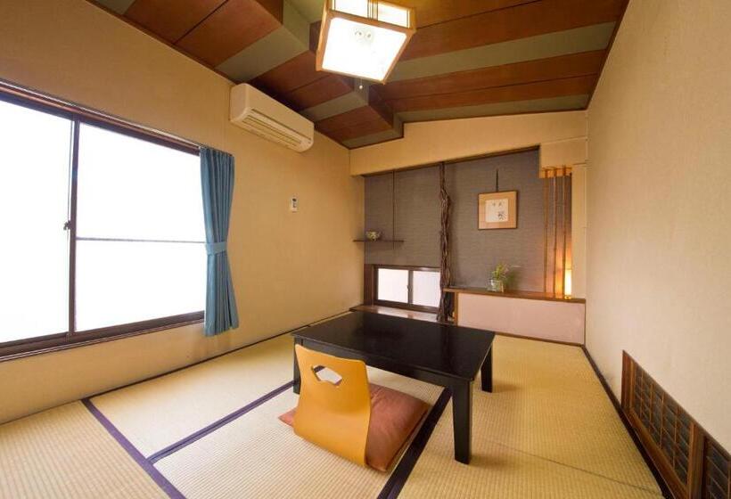 Номер Economy с общей ванной комнатой, Ryokan Seifuso