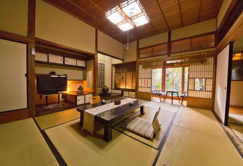 غرفة عائلية مطلّة علي الحديقة, Ryokan Seifuso