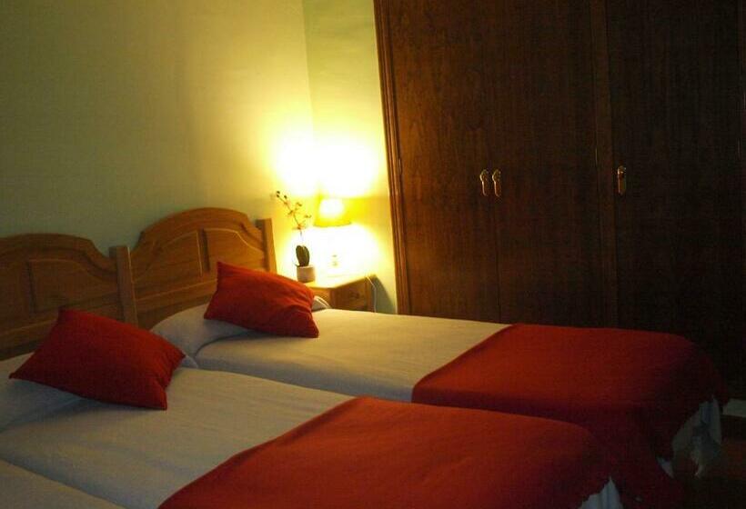 Трехместный Номер Стандарт Совместная Ванная, Las Huellas De Cameros