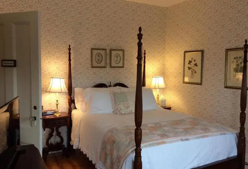 ガーデンビュースタンダードルーム, Liberty Hill Inn