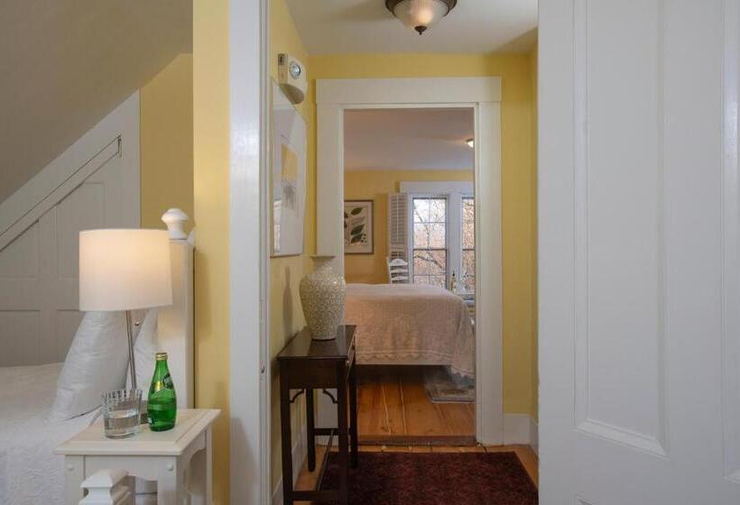 جناح عائلي, Liberty Hill Inn