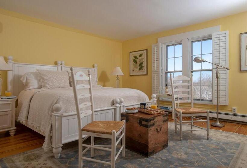 جناح عائلي, Liberty Hill Inn