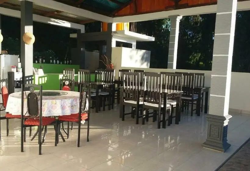 اتاق لوکس, Bajawa Roo