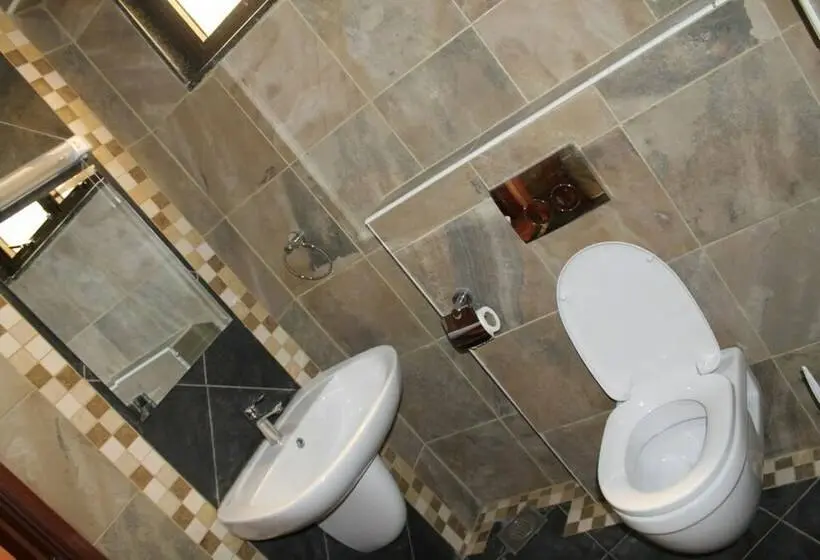 اتاق استاندارد, Cranes Suites