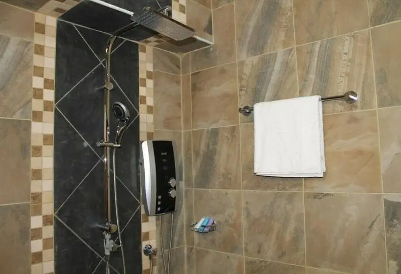 اتاق استاندارد, Cranes Suites