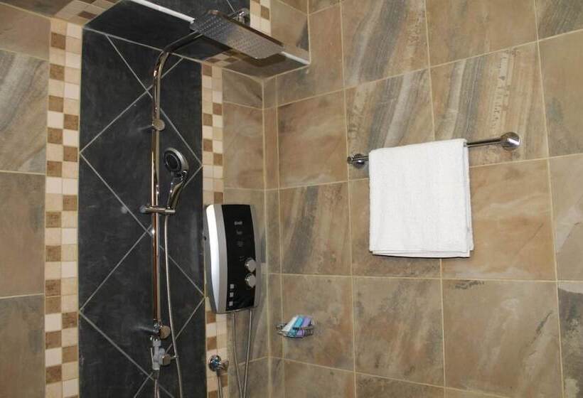 اتاق استاندارد, Cranes Suites