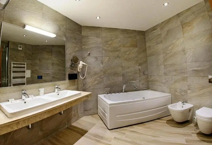 スイート, Hot Springs Medical And Spa