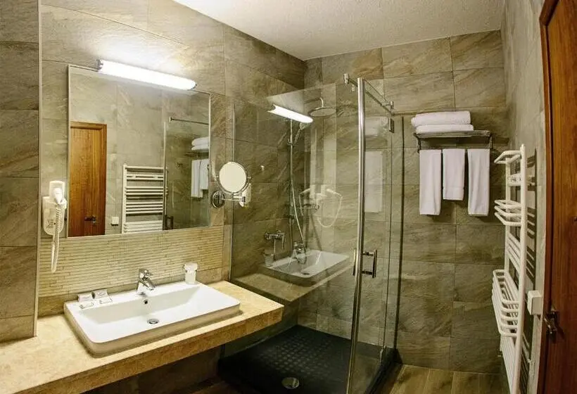 コンフォートルーム, Hot Springs Medical And Spa