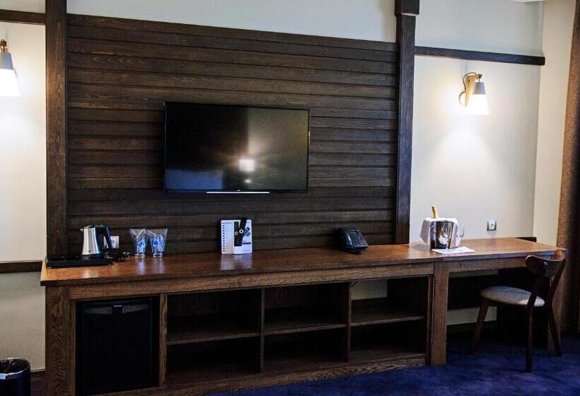 컴포트 룸, Hot Springs Medical And Spa