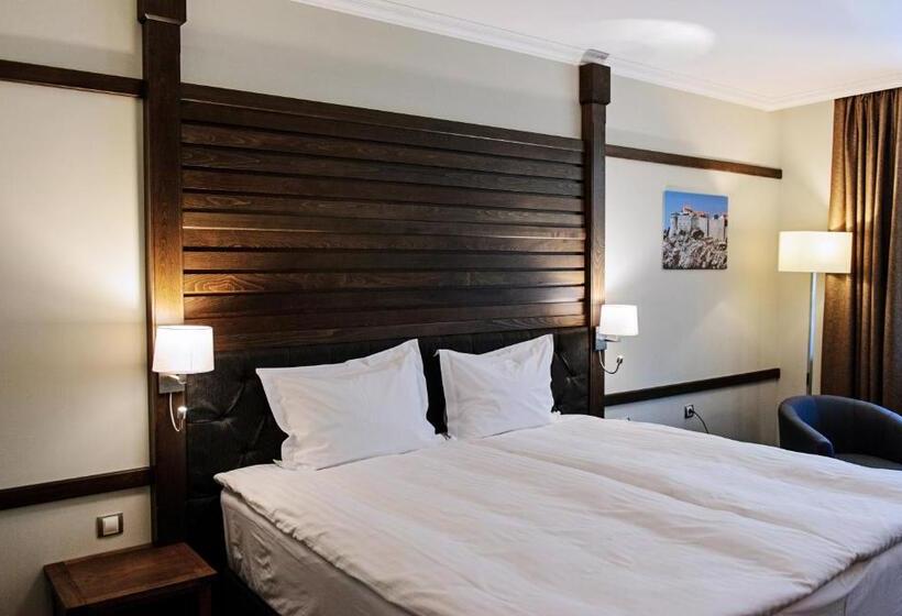 컴포트 룸, Hot Springs Medical And Spa