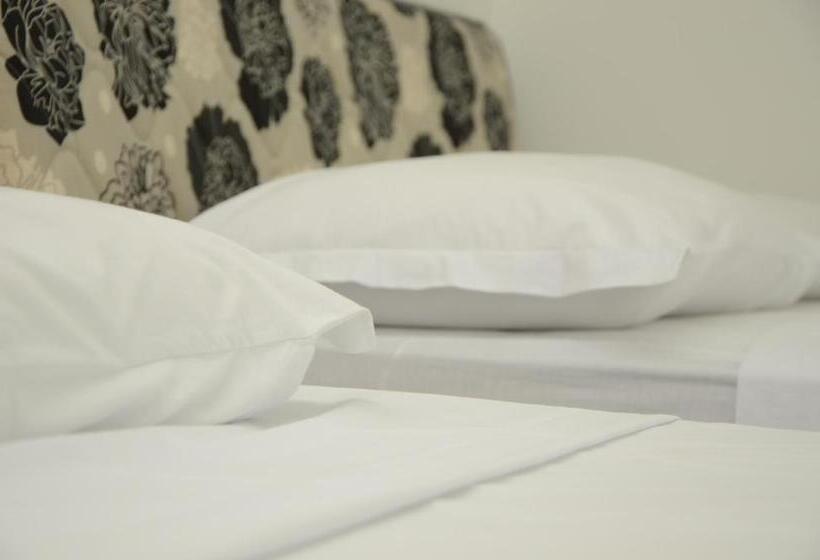 غرفة عائلية, Icamiabas