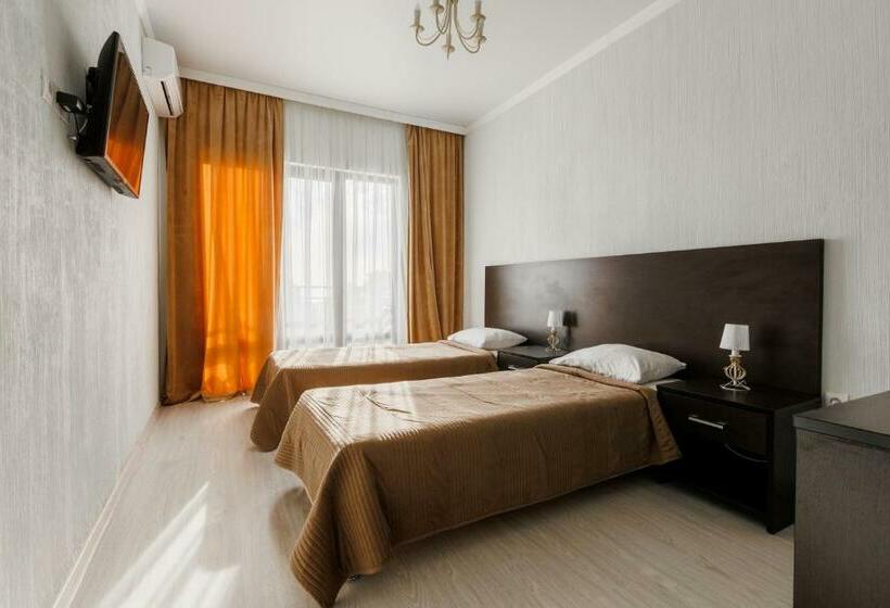 اتاق لوکس با بالکن, Paradise