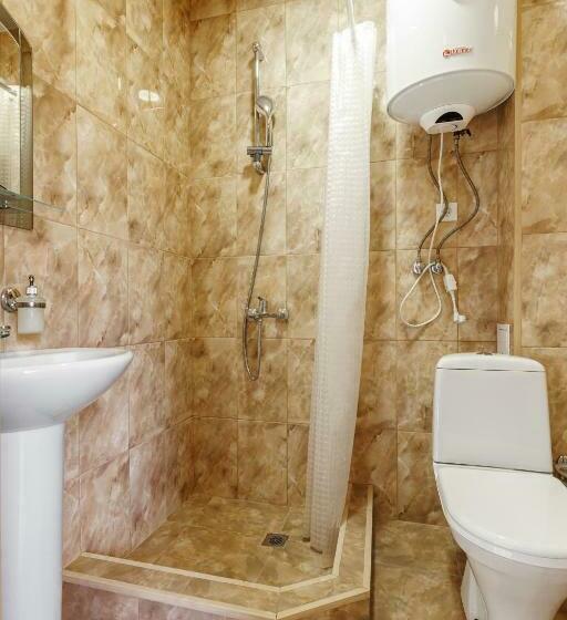 اتاق لوکس با بالکن, Paradise