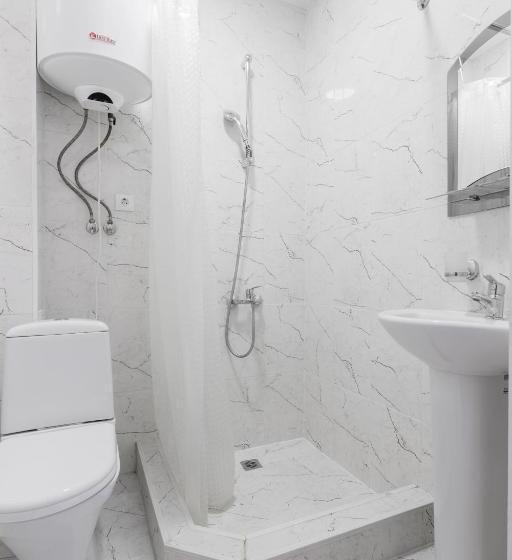 اتاق لوکس با بالکن, Paradise