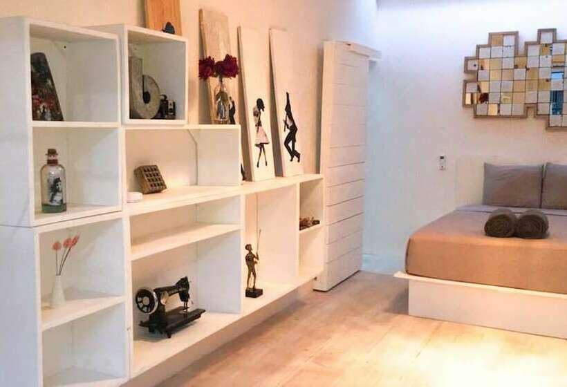 اتاق لوکس, Radio Tulum