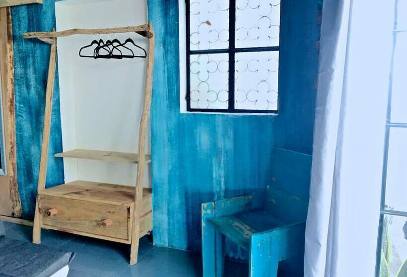 اتاق لوکس, Radio Tulum