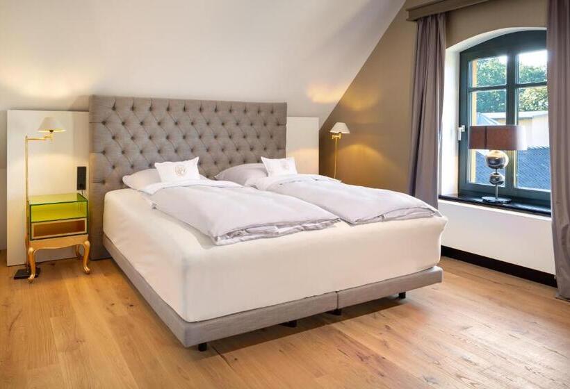 إستوديو ديلوكس, Rittergut Osthoff