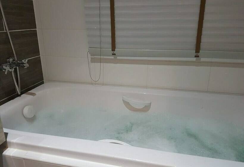 高级大房间, Sleeping Tree