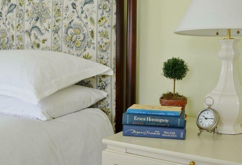 デラックスルーム, The Quogue Club