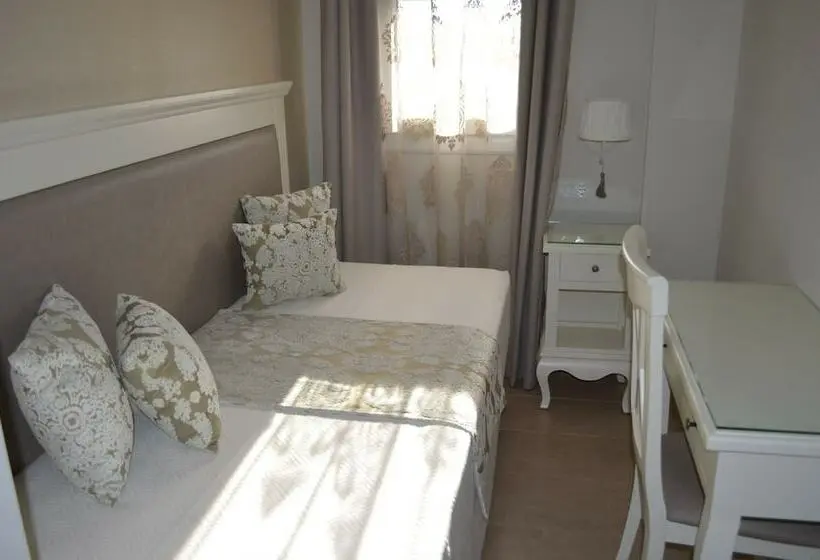 Standard Yhden Hengen Huone, Villa Olivar